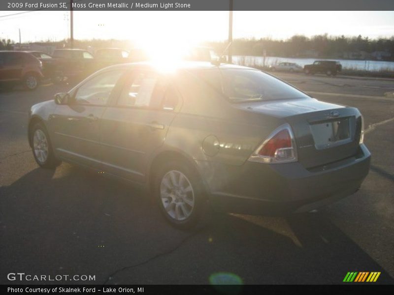 Moss Green Metallic / Medium Light Stone 2009 Ford Fusion SE
