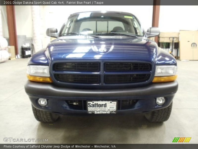 Patriot Blue Pearl / Taupe 2001 Dodge Dakota Sport Quad Cab 4x4