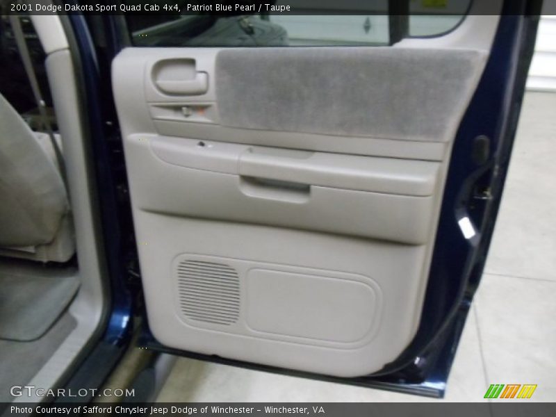 Patriot Blue Pearl / Taupe 2001 Dodge Dakota Sport Quad Cab 4x4