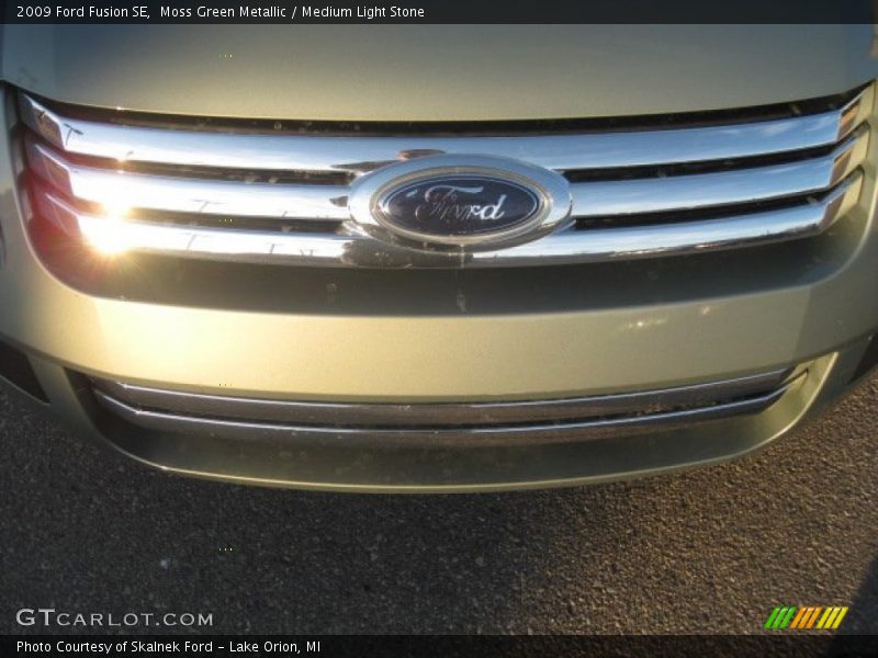 Moss Green Metallic / Medium Light Stone 2009 Ford Fusion SE