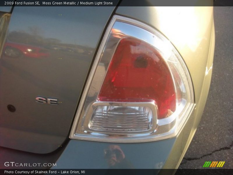 Moss Green Metallic / Medium Light Stone 2009 Ford Fusion SE
