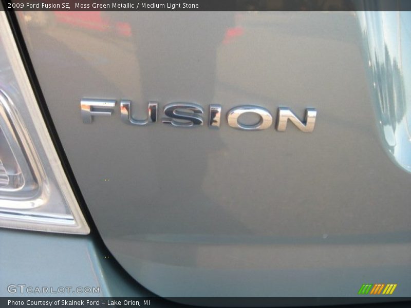 Moss Green Metallic / Medium Light Stone 2009 Ford Fusion SE