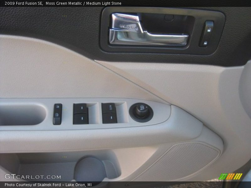 Moss Green Metallic / Medium Light Stone 2009 Ford Fusion SE