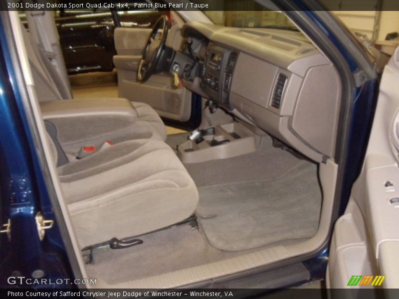 Patriot Blue Pearl / Taupe 2001 Dodge Dakota Sport Quad Cab 4x4