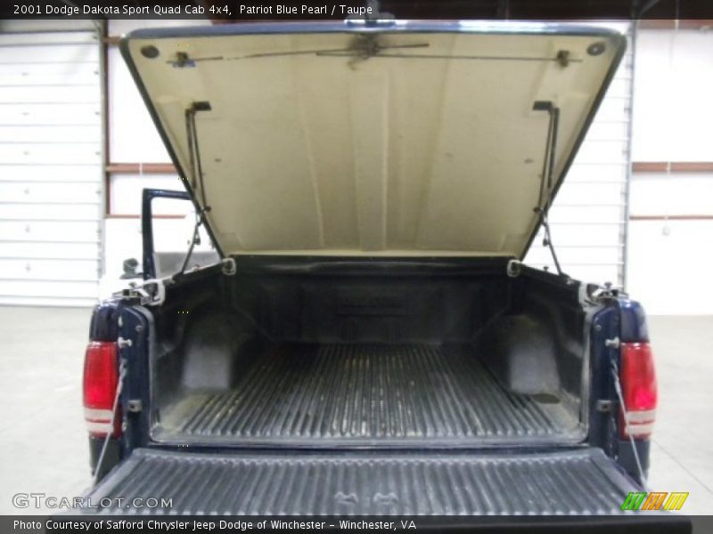Patriot Blue Pearl / Taupe 2001 Dodge Dakota Sport Quad Cab 4x4