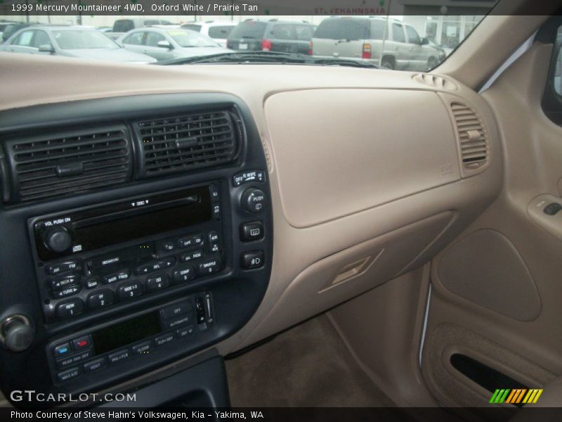 Oxford White / Prairie Tan 1999 Mercury Mountaineer 4WD