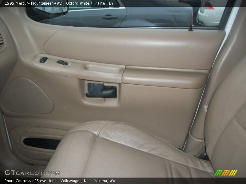 Oxford White / Prairie Tan 1999 Mercury Mountaineer 4WD