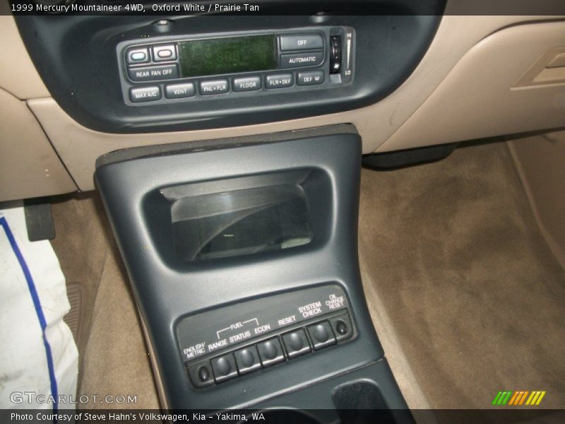 Oxford White / Prairie Tan 1999 Mercury Mountaineer 4WD
