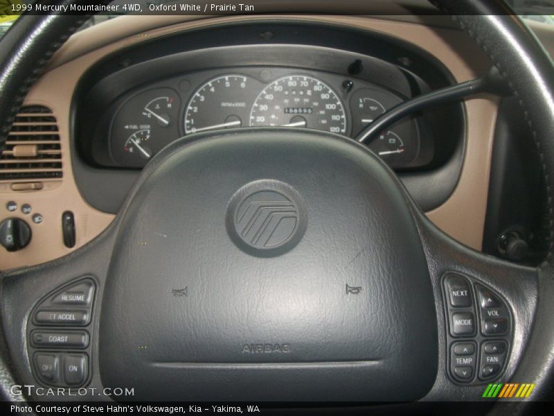 Oxford White / Prairie Tan 1999 Mercury Mountaineer 4WD