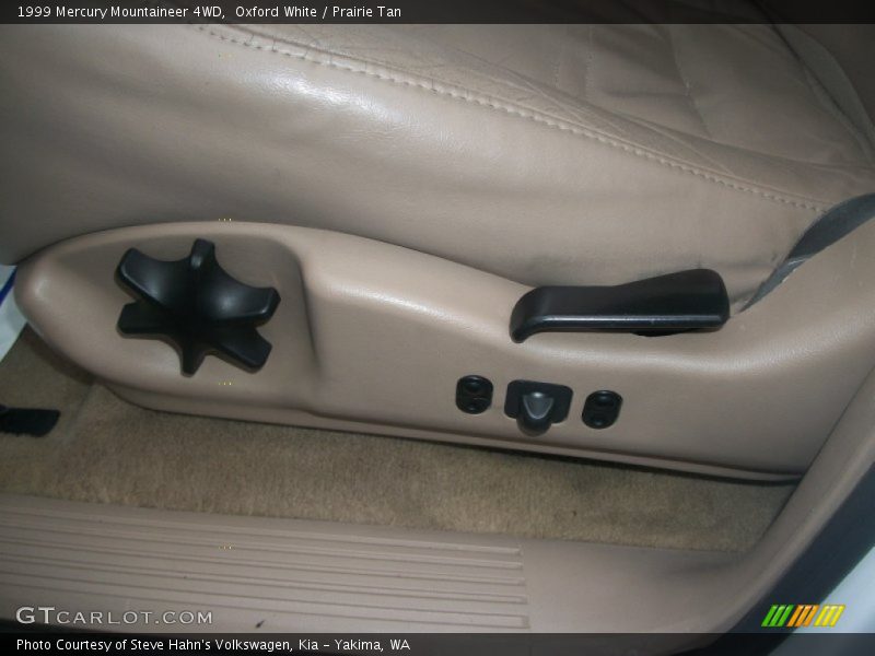 Oxford White / Prairie Tan 1999 Mercury Mountaineer 4WD