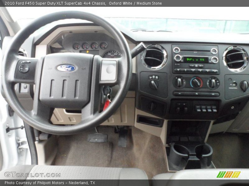Dashboard of 2010 F450 Super Duty XLT SuperCab 4x4 Chassis