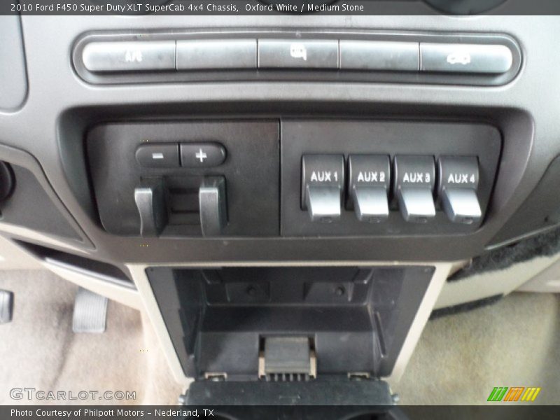 Oxford White / Medium Stone 2010 Ford F450 Super Duty XLT SuperCab 4x4 Chassis