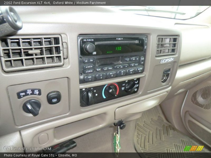 Oxford White / Medium Parchment 2002 Ford Excursion XLT 4x4