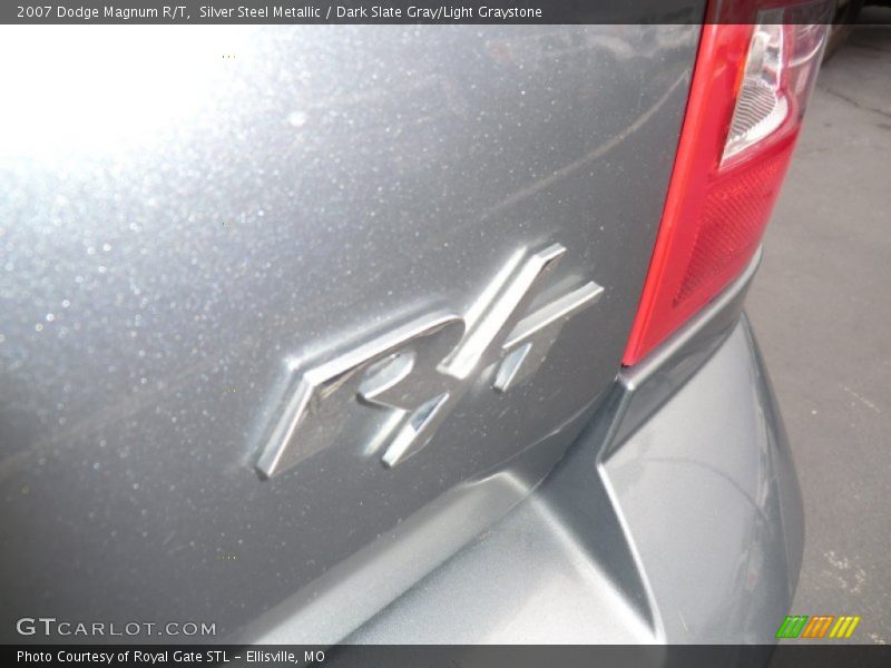  2007 Magnum R/T Logo
