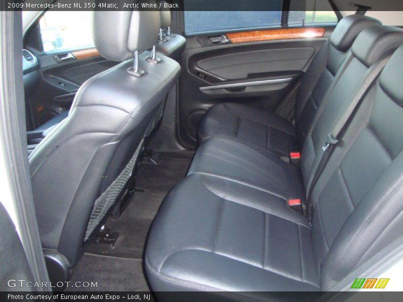 Arctic White / Black 2009 Mercedes-Benz ML 350 4Matic