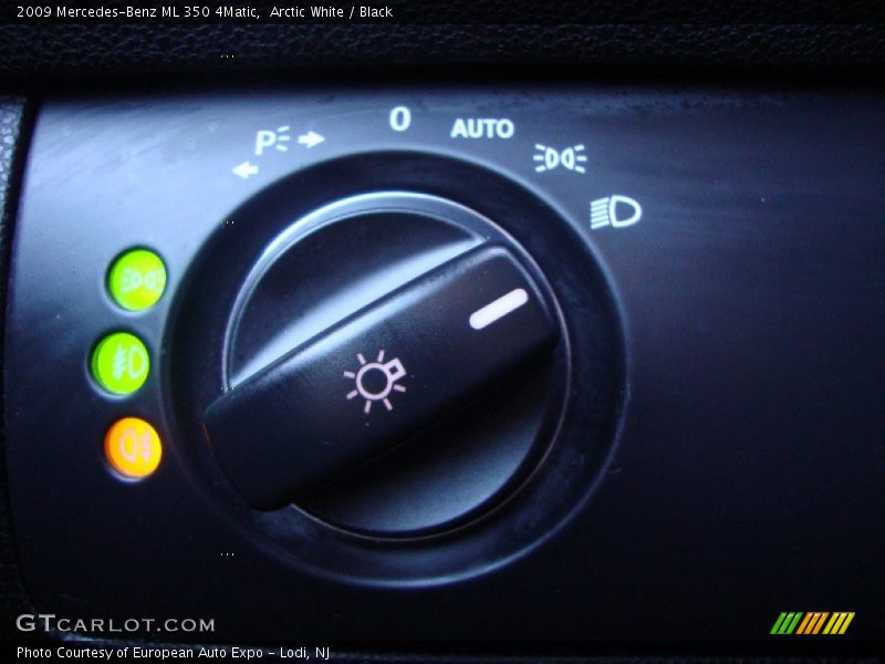 Arctic White / Black 2009 Mercedes-Benz ML 350 4Matic