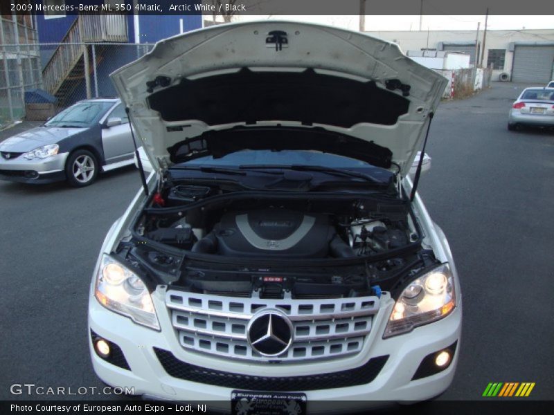 Arctic White / Black 2009 Mercedes-Benz ML 350 4Matic