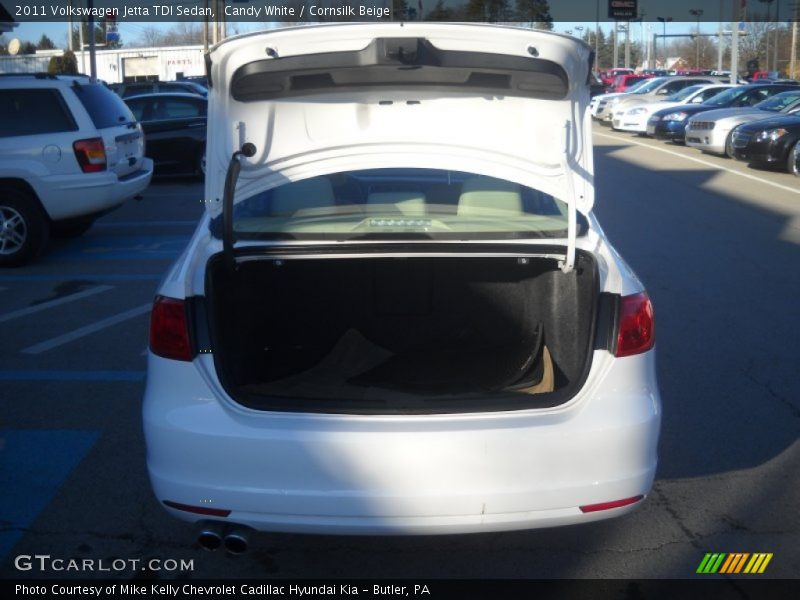 Candy White / Cornsilk Beige 2011 Volkswagen Jetta TDI Sedan
