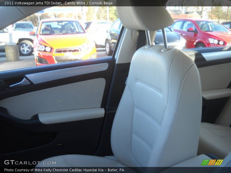 Candy White / Cornsilk Beige 2011 Volkswagen Jetta TDI Sedan