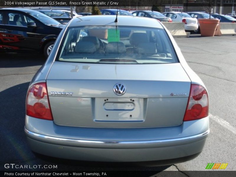 Fresco Green Metallic / Grey 2004 Volkswagen Passat GLS Sedan