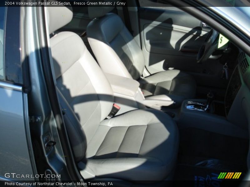 Fresco Green Metallic / Grey 2004 Volkswagen Passat GLS Sedan