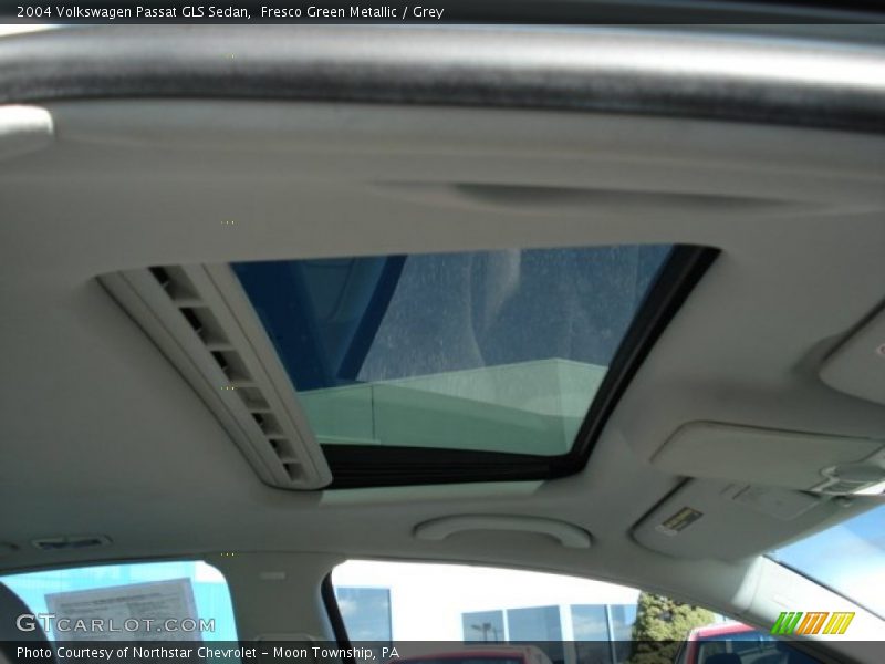 Fresco Green Metallic / Grey 2004 Volkswagen Passat GLS Sedan