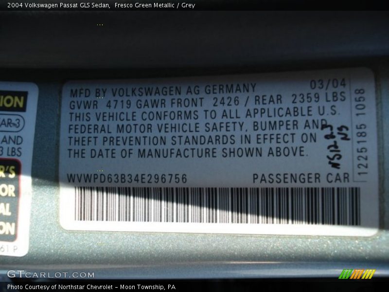 Fresco Green Metallic / Grey 2004 Volkswagen Passat GLS Sedan