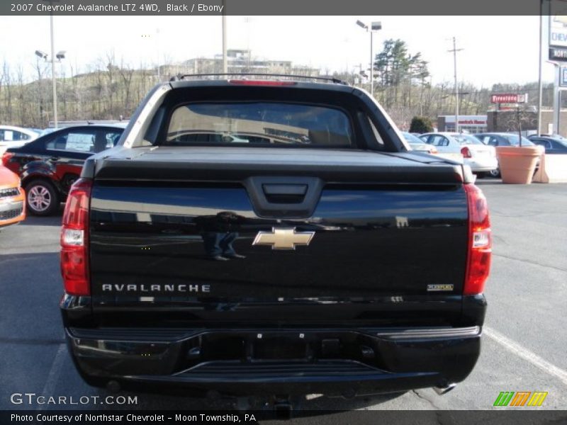 Black / Ebony 2007 Chevrolet Avalanche LTZ 4WD