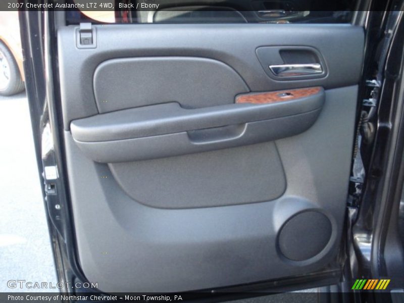 Black / Ebony 2007 Chevrolet Avalanche LTZ 4WD