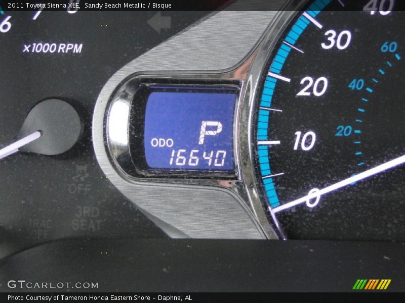 Sandy Beach Metallic / Bisque 2011 Toyota Sienna XLE