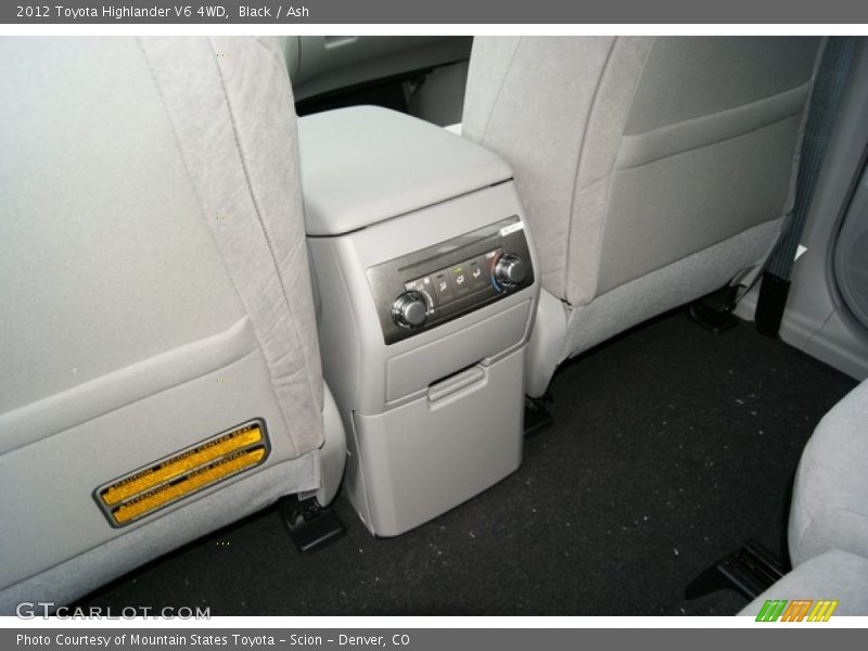 Black / Ash 2012 Toyota Highlander V6 4WD
