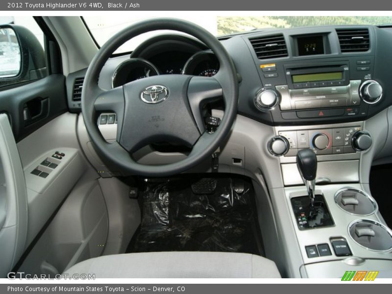 Black / Ash 2012 Toyota Highlander V6 4WD
