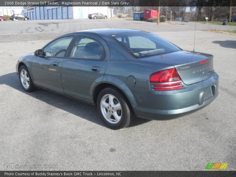 Magnesium Pearlcoat / Dark Slate Grey 2006 Dodge Stratus SXT Sedan