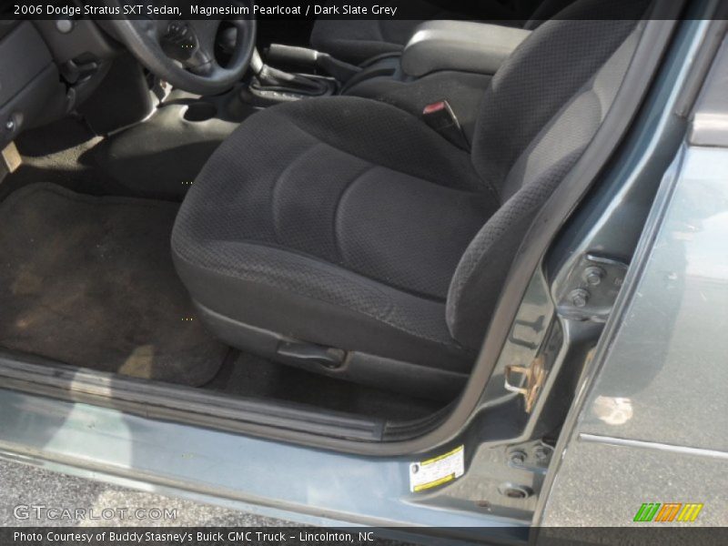 Magnesium Pearlcoat / Dark Slate Grey 2006 Dodge Stratus SXT Sedan