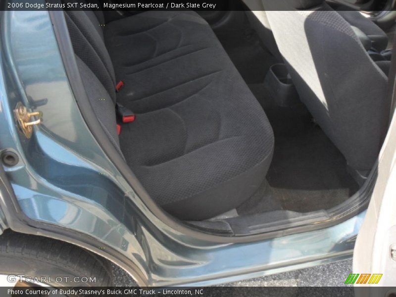 Magnesium Pearlcoat / Dark Slate Grey 2006 Dodge Stratus SXT Sedan