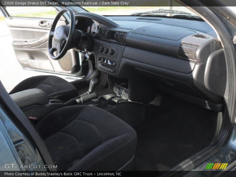 Magnesium Pearlcoat / Dark Slate Grey 2006 Dodge Stratus SXT Sedan