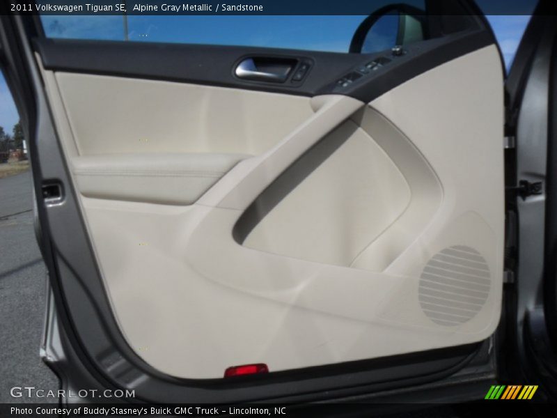 Alpine Gray Metallic / Sandstone 2011 Volkswagen Tiguan SE