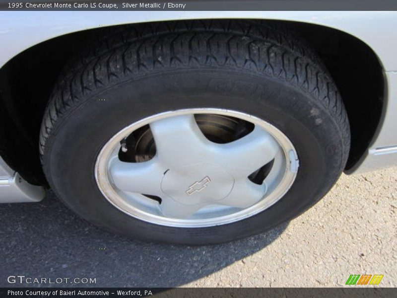 Silver Metallic / Ebony 1995 Chevrolet Monte Carlo LS Coupe