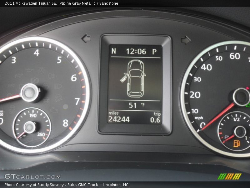 Alpine Gray Metallic / Sandstone 2011 Volkswagen Tiguan SE