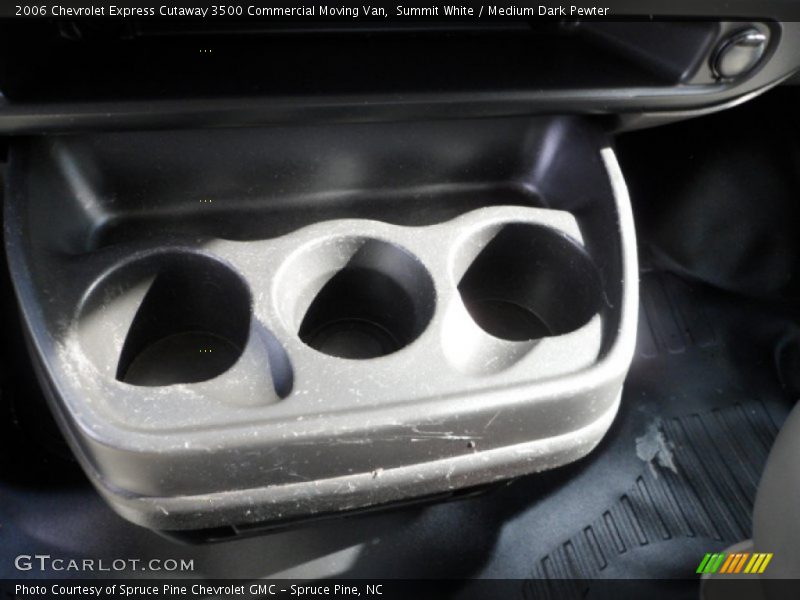 Summit White / Medium Dark Pewter 2006 Chevrolet Express Cutaway 3500 Commercial Moving Van