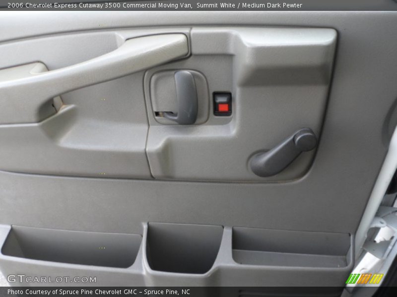Summit White / Medium Dark Pewter 2006 Chevrolet Express Cutaway 3500 Commercial Moving Van