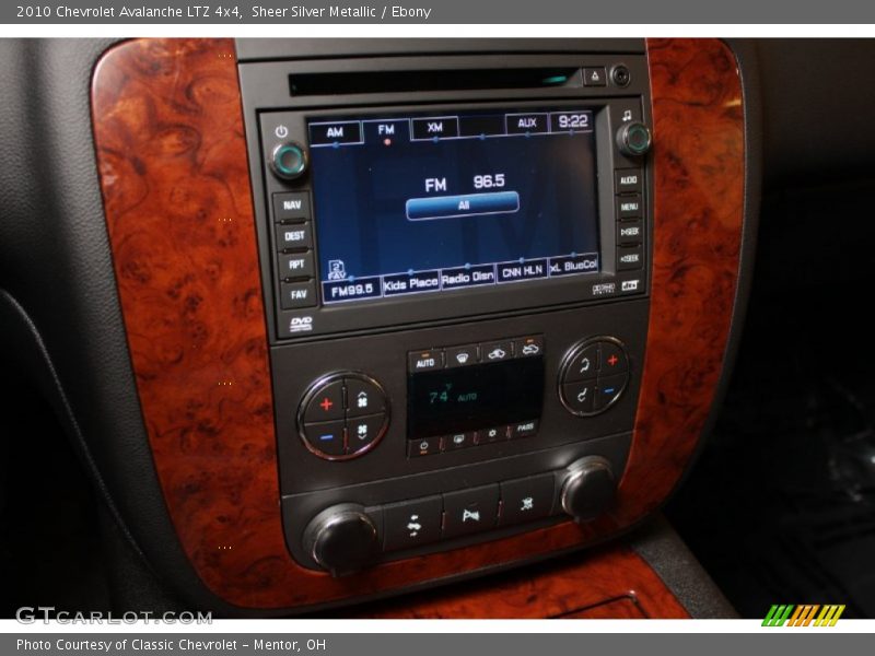 Sheer Silver Metallic / Ebony 2010 Chevrolet Avalanche LTZ 4x4