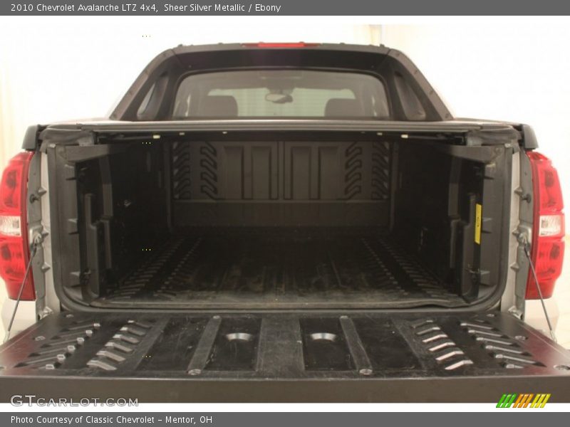 Sheer Silver Metallic / Ebony 2010 Chevrolet Avalanche LTZ 4x4