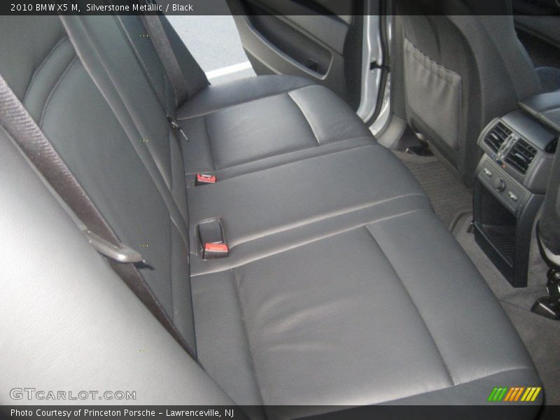 Silverstone Metallic / Black 2010 BMW X5 M