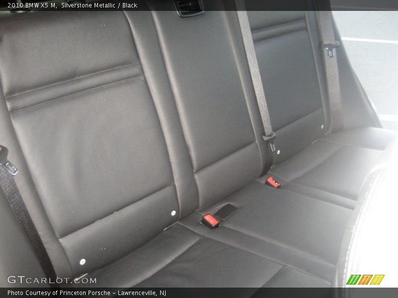 Silverstone Metallic / Black 2010 BMW X5 M