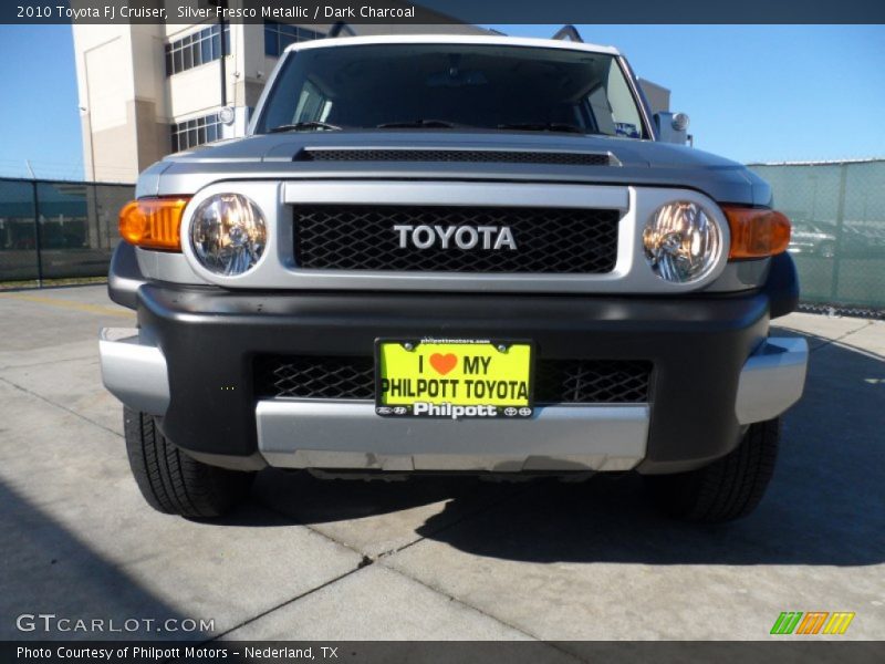 Silver Fresco Metallic / Dark Charcoal 2010 Toyota FJ Cruiser