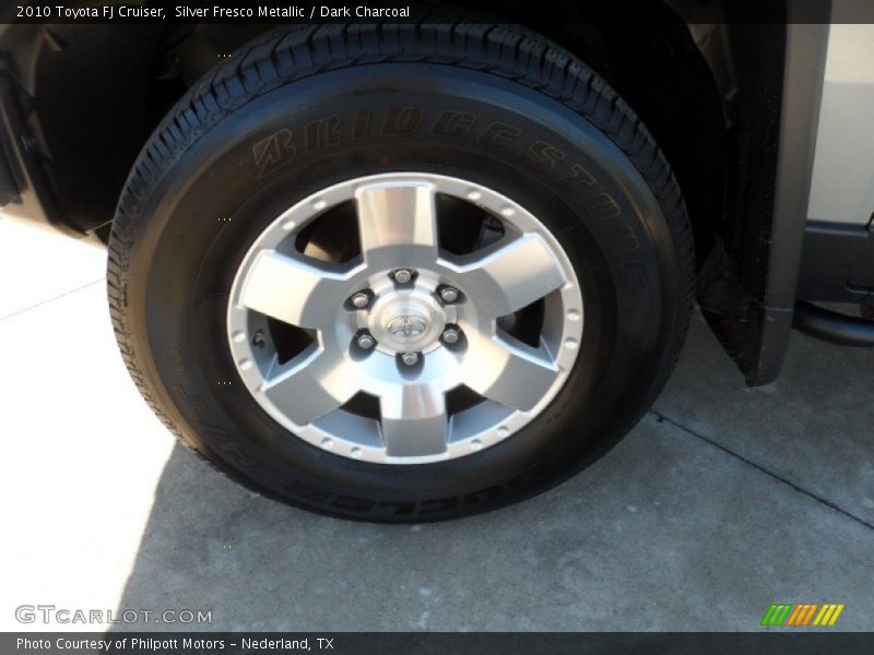 Silver Fresco Metallic / Dark Charcoal 2010 Toyota FJ Cruiser