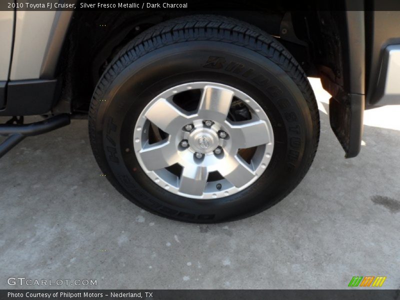 Silver Fresco Metallic / Dark Charcoal 2010 Toyota FJ Cruiser