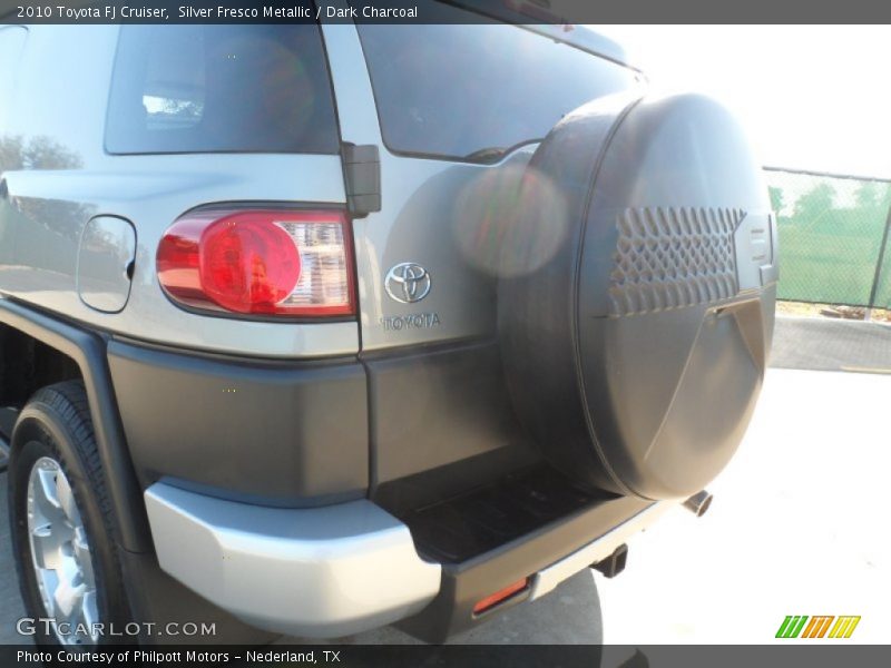 Silver Fresco Metallic / Dark Charcoal 2010 Toyota FJ Cruiser