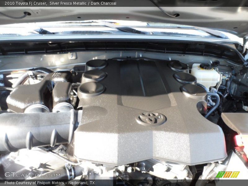 Silver Fresco Metallic / Dark Charcoal 2010 Toyota FJ Cruiser